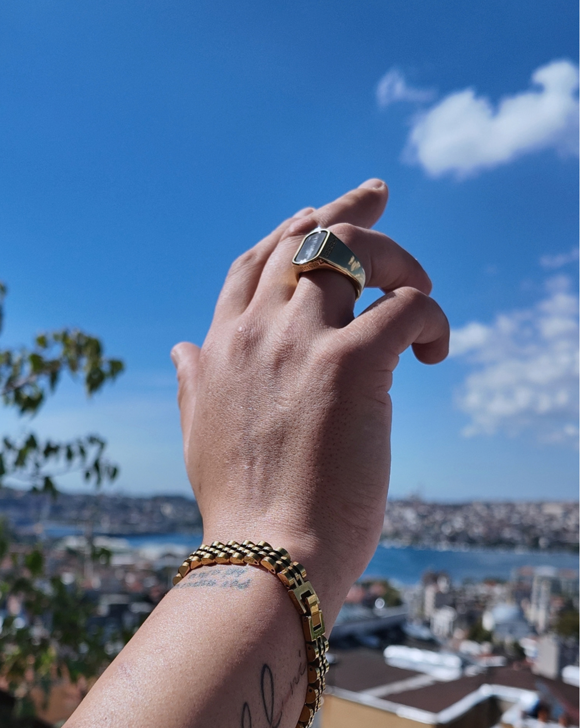 Nero Gold Ring