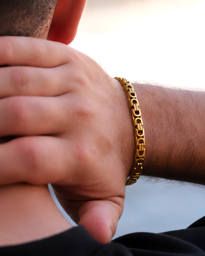 Monarch Bracelet Gold